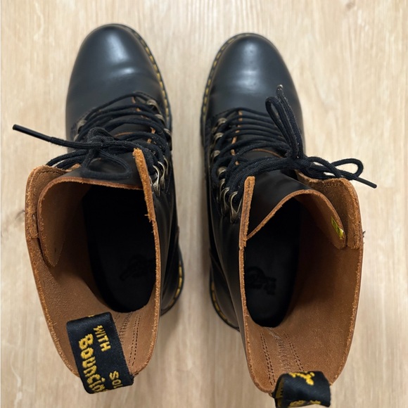 Dr. Martens Leona Temperley Boot - Picture 5 of 5